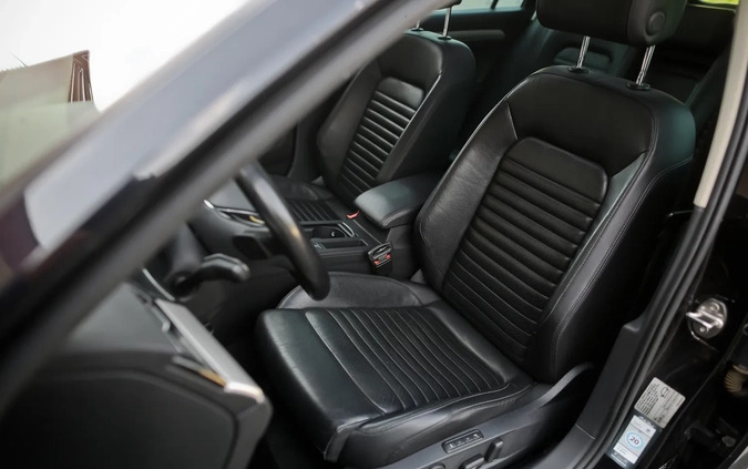 Volkswagen Passat cena 79900 przebieg: 221700, rok produkcji 2016 z Kłodawa małe 781